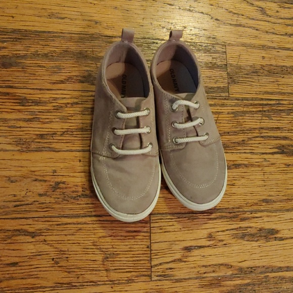 Old Navy Other - Old navy. Sz 11 shoes🐢